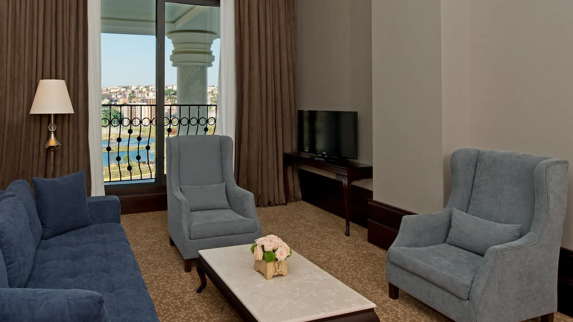 Vialand Palace Hotel Istanboel