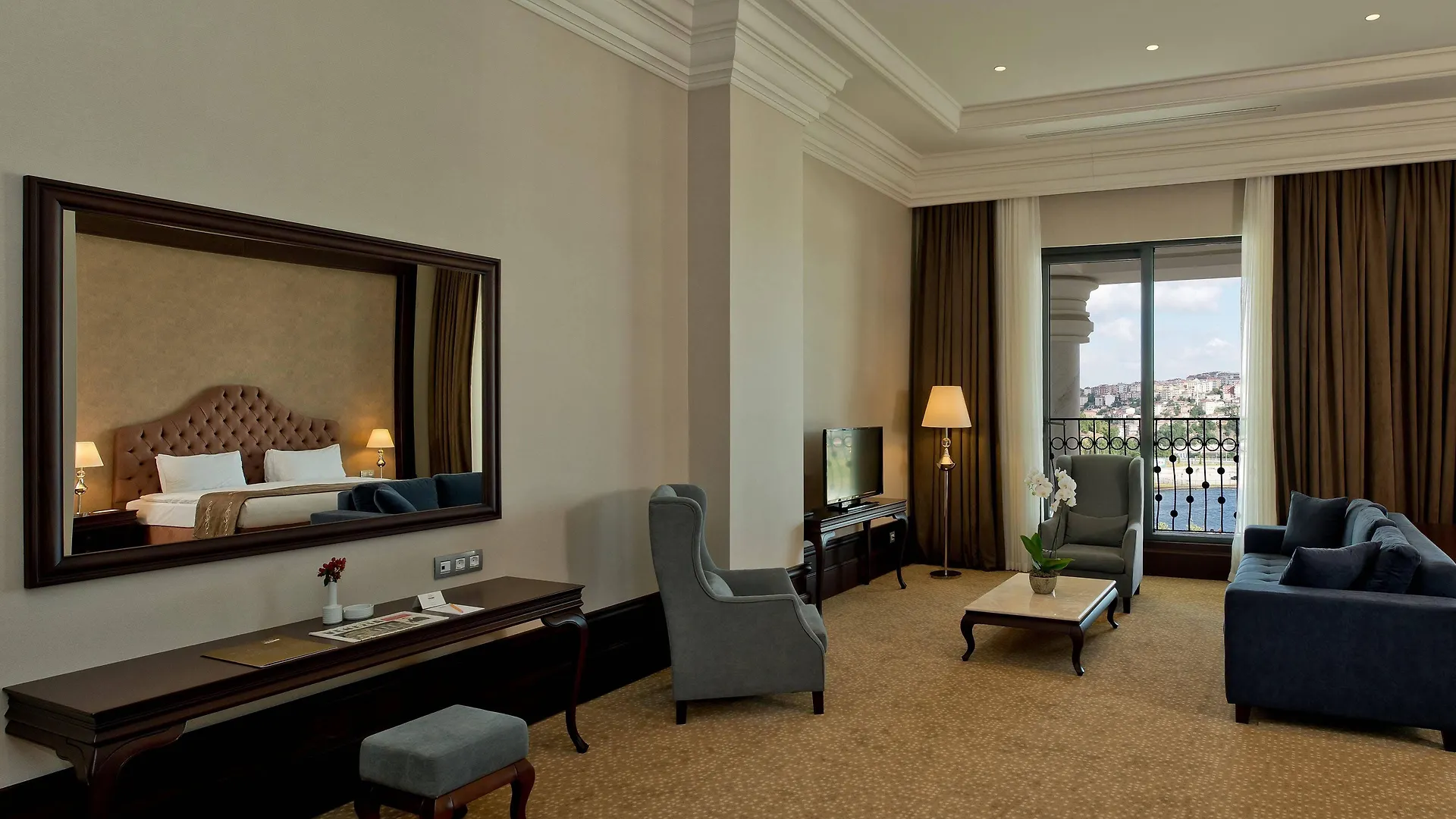 Vialand Palace Hotel Istanboel