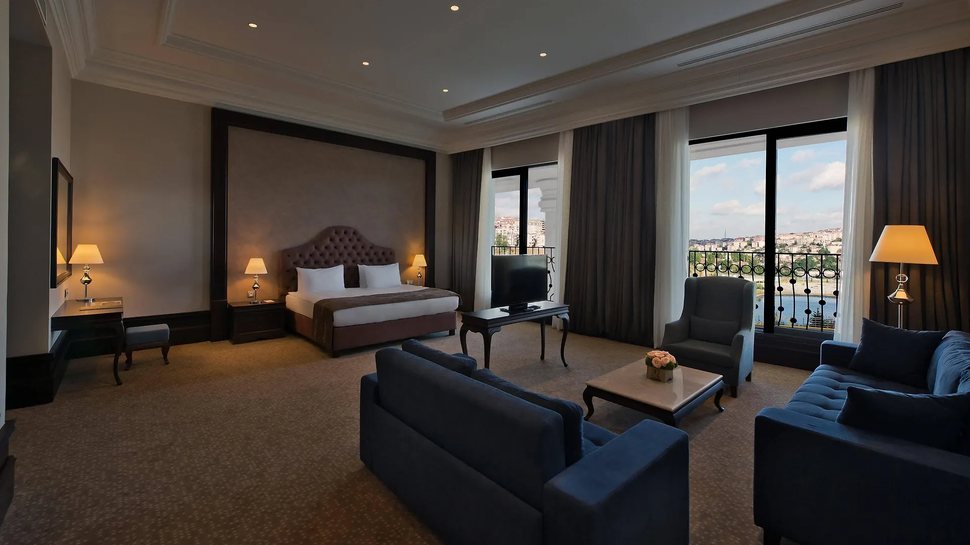 Vialand Palace Hotel Istanboel